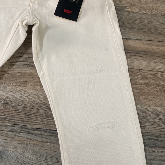 NWT 501 Levi’s white jeans. - Picture 6 of 16